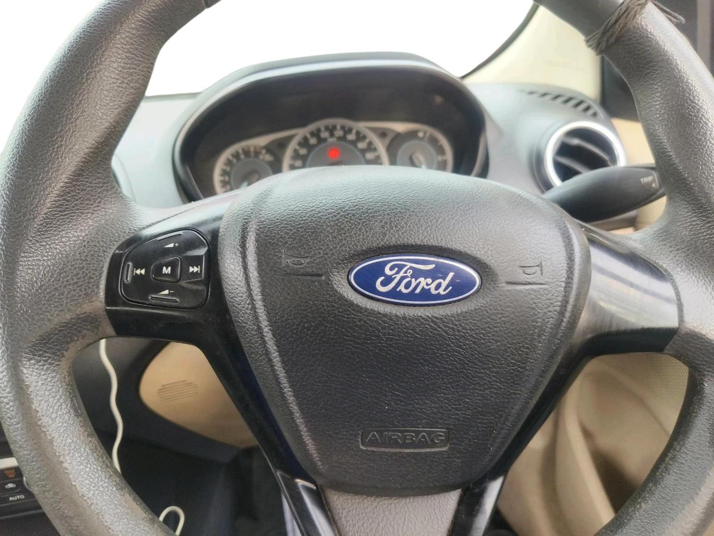 2018 Ford Figo Aspire TITANIUM 1.2 PETROL, Petrol, Manual, 1,10,362 km, interior