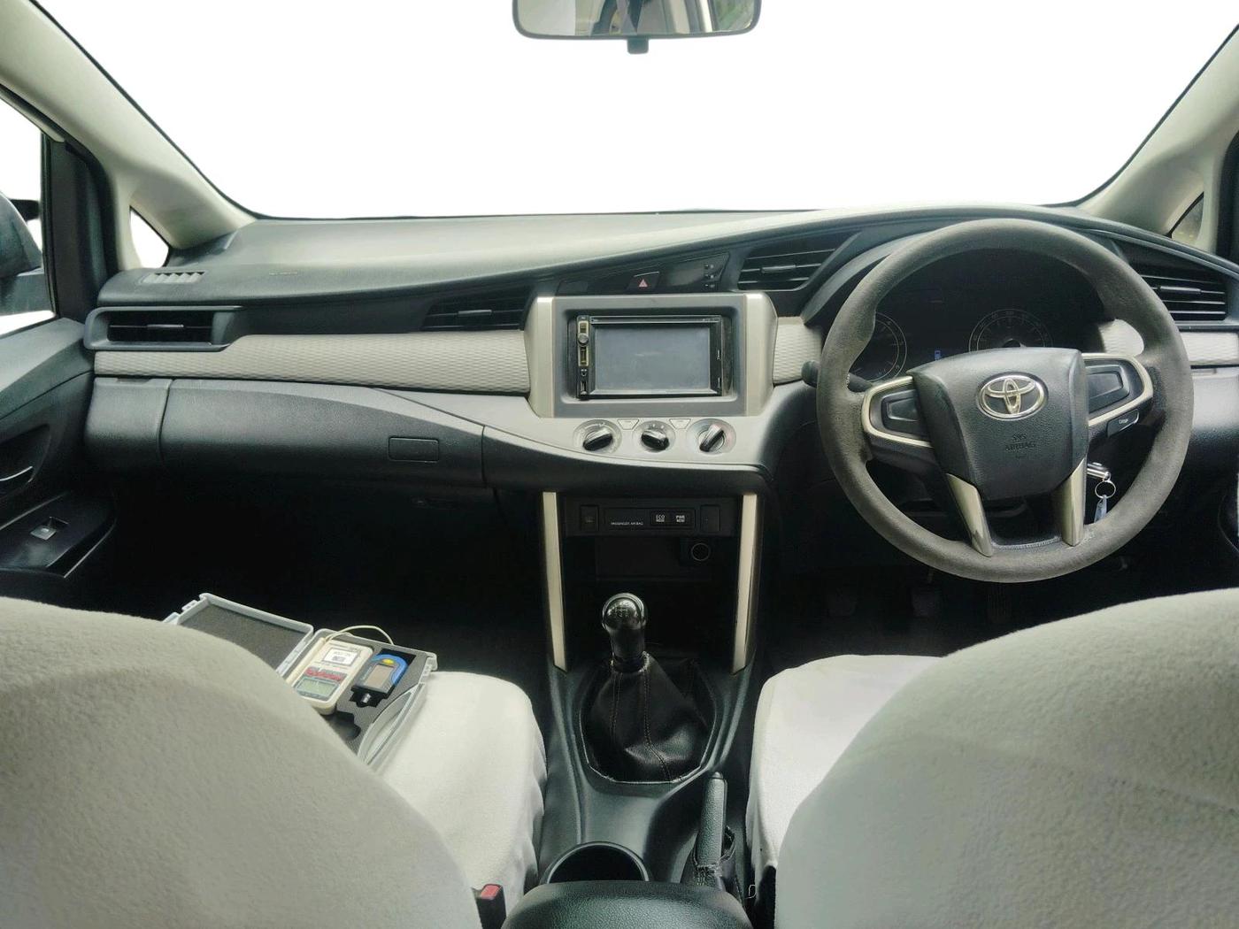 2017 Toyota Innova Crysta 2.4 G 7 STR, Diesel, Manual, 2,53,078 km, interior