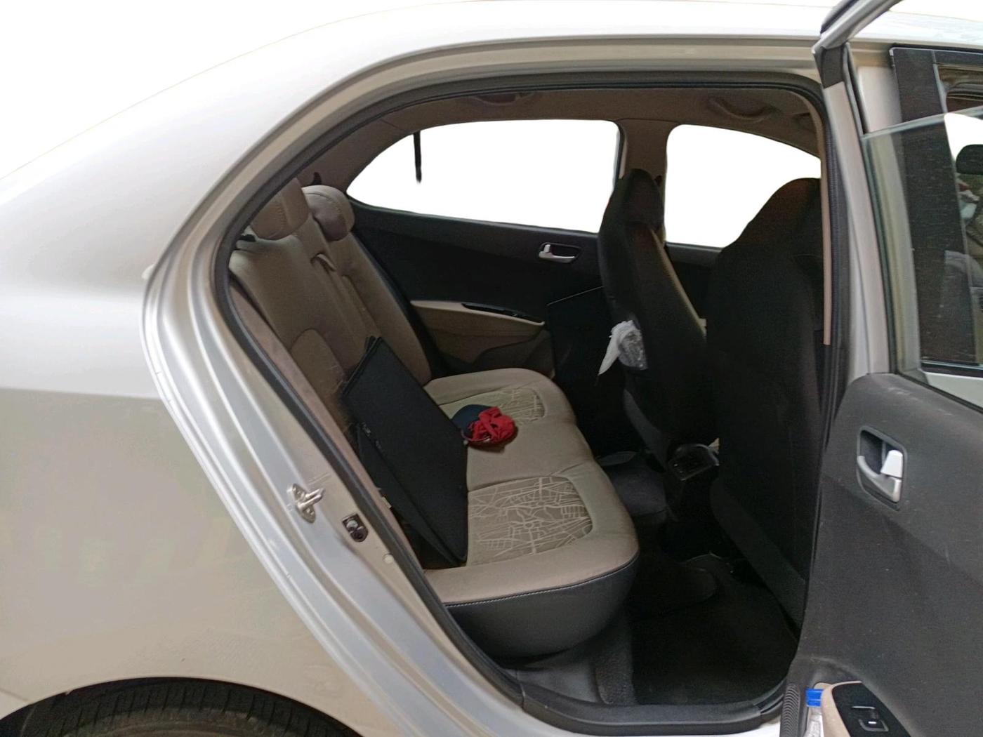2014 Hyundai Xcent SX 1.2, Petrol, Manual, 61,385 km, interior