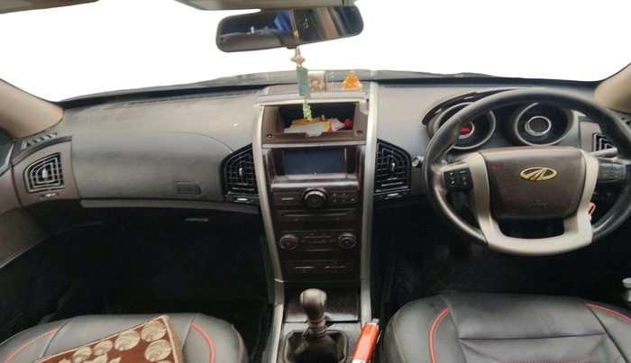 2014 Mahindra XUV500 W8, Diesel, Manual, 1,19,063 km, interior