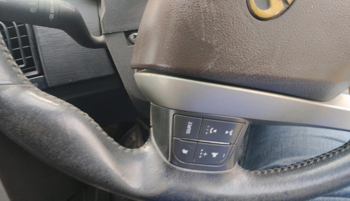 2014 Mahindra XUV500 W8, Diesel, Manual, 1,19,063 km, interior