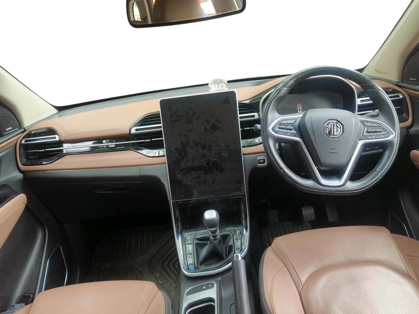 2023 MG HECTOR PLUS SHARP PRO 1.5 TURBO MT 7 STR, Petrol, Manual, 23,947 km, interior