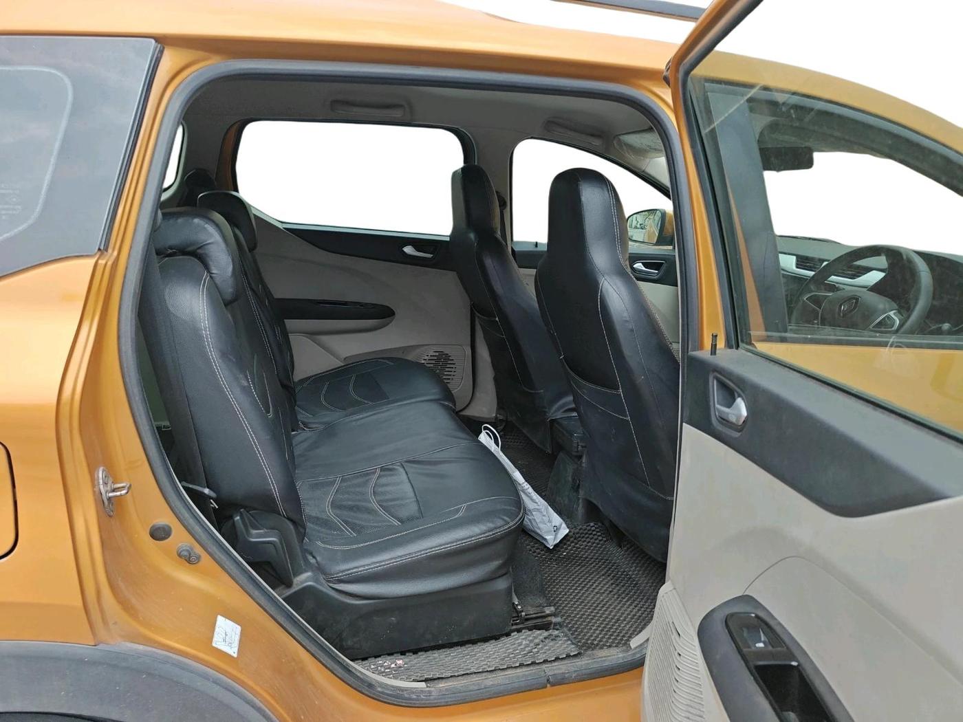 2019 Renault TRIBER RXZ, Petrol, Manual, 92,541 km, interior