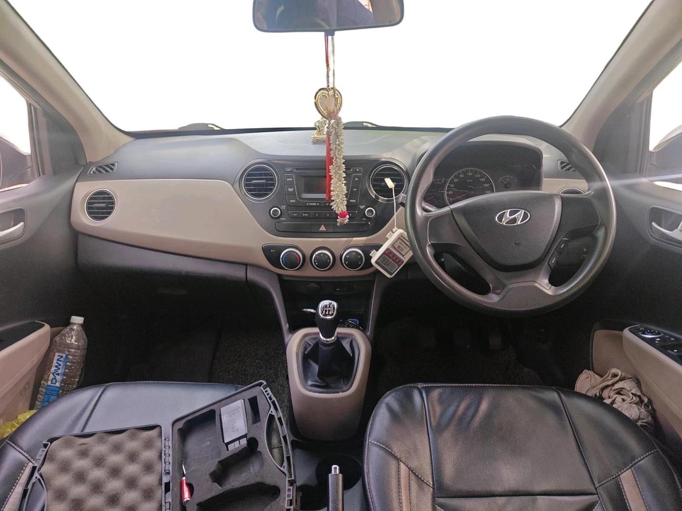 2014 Hyundai Grand i10 SPORTZ 1.2 KAPPA VTVT, Petrol, Manual, 1,11,482 km, interior