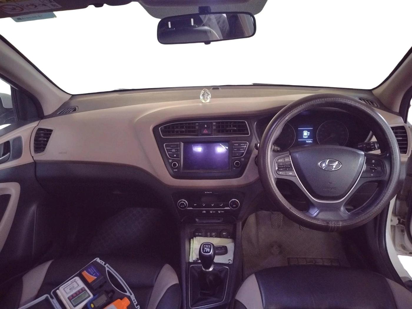 2018 Hyundai Elite i20 ASTA 1.2 (O), Petrol, Manual, 76,060 km, interior