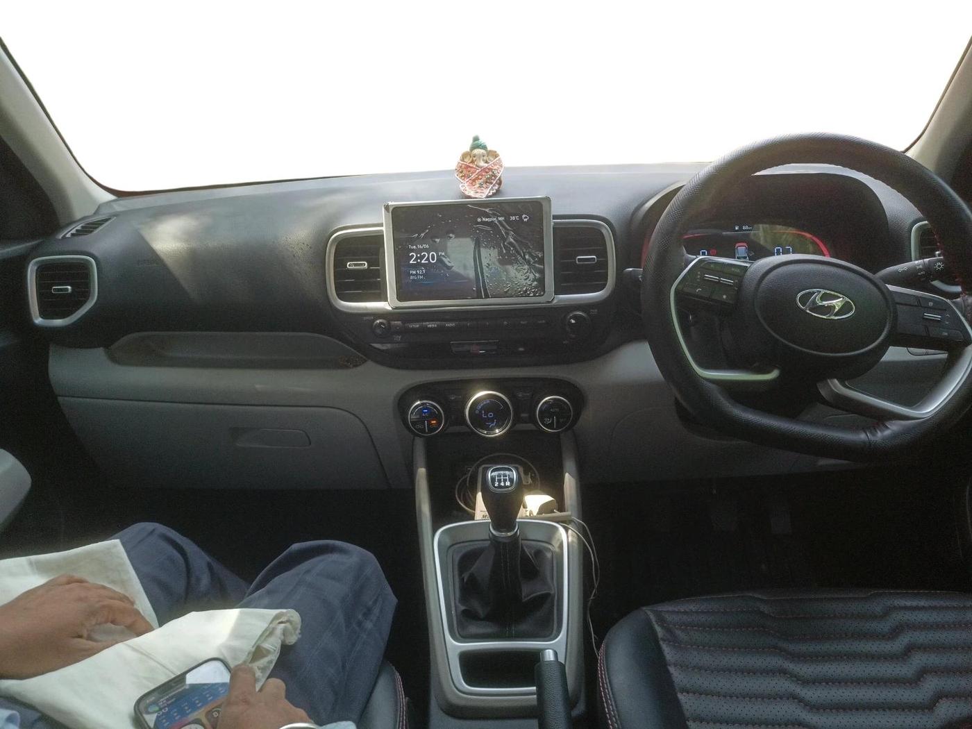 2022 Hyundai VENUE SX 1.2 PETROL, Petrol, Manual, 28,730 km, interior