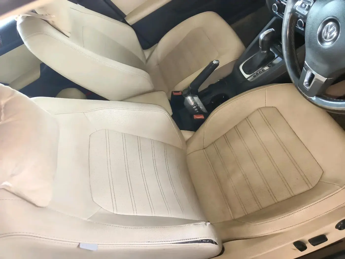 2011 Volkswagen Jetta HIGHLINE TDI AT, Diesel, Automatic, 1,36,910 km, interior
