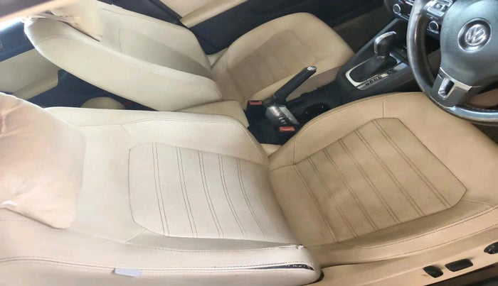 2011 Volkswagen Jetta HIGHLINE TDI AT, Diesel, Automatic, 1,36,910 km, interior