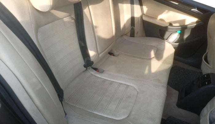 2011 Volkswagen Jetta HIGHLINE TDI AT, Diesel, Automatic, 1,36,910 km, interior