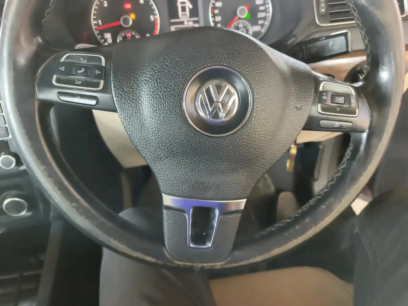 2011 Volkswagen Jetta HIGHLINE TDI AT, Diesel, Automatic, 1,36,910 km, interior