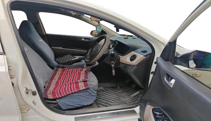 2017 Hyundai Grand i10 SPORTZ 1.2 KAPPA VTVT, Petrol, Manual, 90,210 km, interior