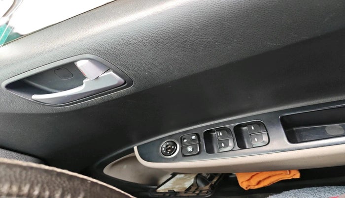 2017 Hyundai Grand i10 SPORTZ 1.2 KAPPA VTVT, Petrol, Manual, 90,210 km, interior