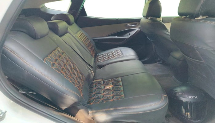 2016 Hyundai Santa Fe 2 WD, Diesel, Manual, 1,04,900 km, interior