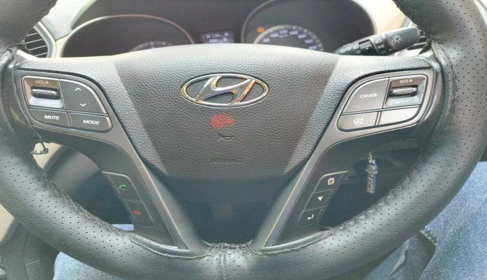 2016 Hyundai Santa Fe 2 WD, Diesel, Manual, 1,04,900 km, interior