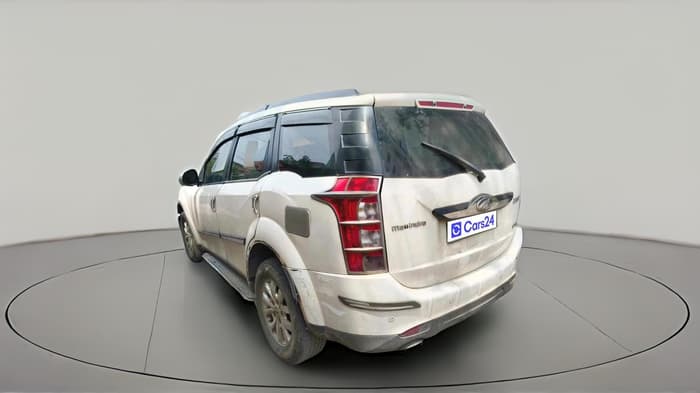 2016 Mahindra XUV500 W10, Diesel, Manual, 1,42,200 km, exterior
