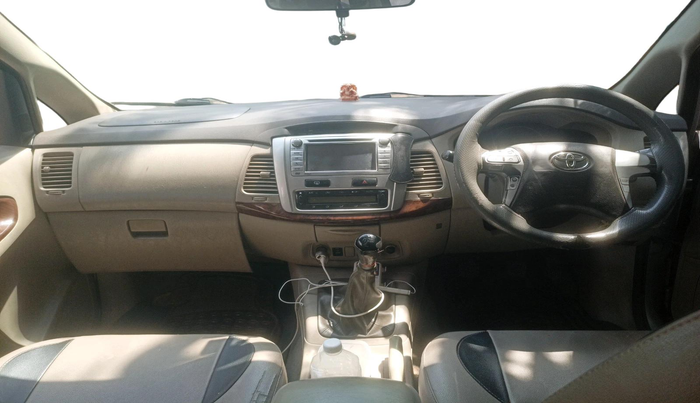 2012 Toyota Innova VX 2.5 7 STR, Diesel, Manual, 3,39,598 km, interior