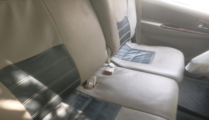 2012 Toyota Innova VX 2.5 7 STR, Diesel, Manual, 3,39,598 km, interior