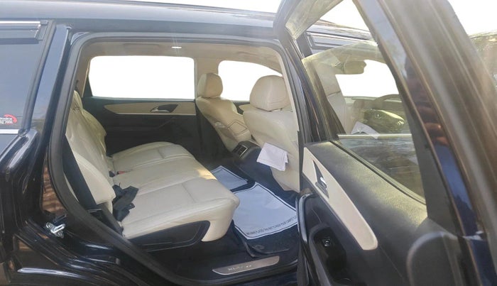 2024 Mahindra XUV700 AX 7 LUXURY D MT 7 STR, Diesel, Manual, 37,806 km, interior