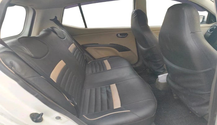 2016 Hyundai i10 SPORTZ 1.1, Petrol, Manual, 1,11,800 km, interior