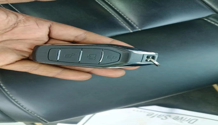 2020 Mahindra XUV500 W9, Diesel, Manual, 91,367 km, interior