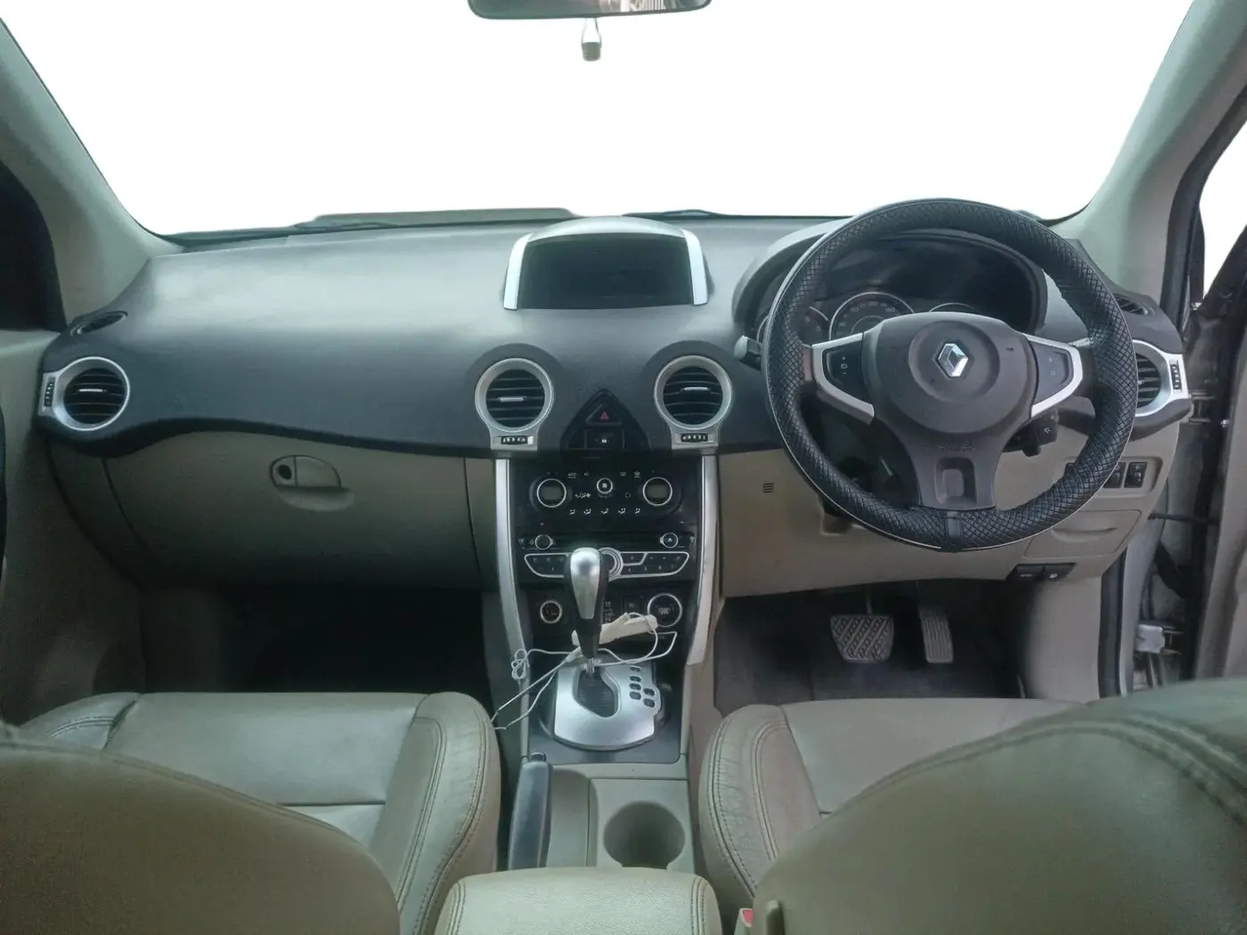 2012 Renault Koleos 4x4 AT, Diesel, Automatic, 1,77,353 km, interior