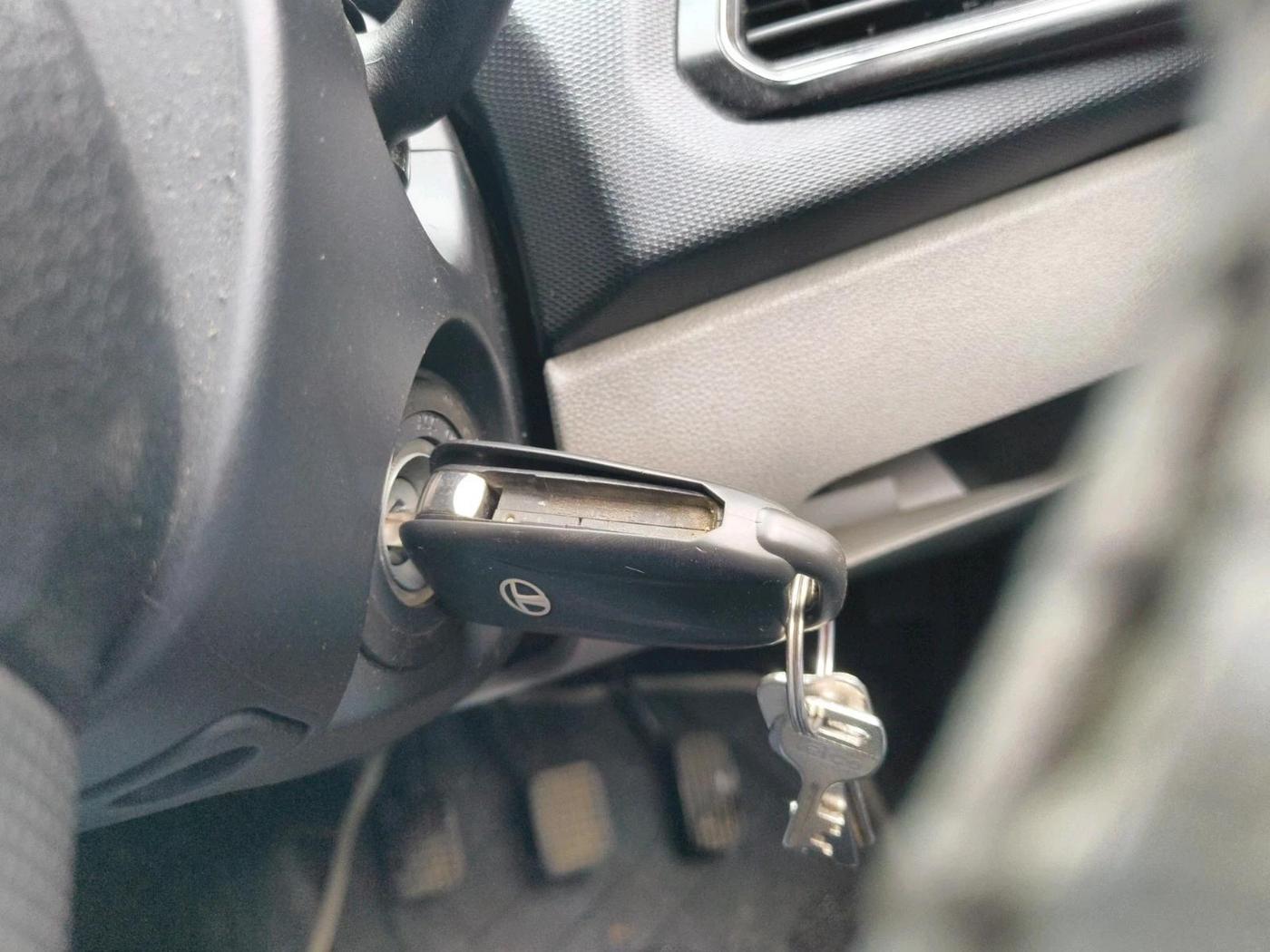 2017 Tata Tiago XZ PETROL, Petrol, Manual, 42,000 km, interior