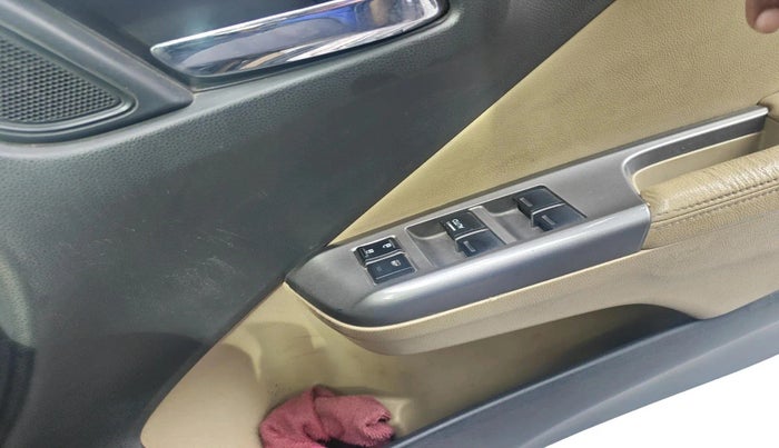 2016 Honda City 1.5L I-VTEC VX, Petrol, Manual, 1,20,571 km, interior