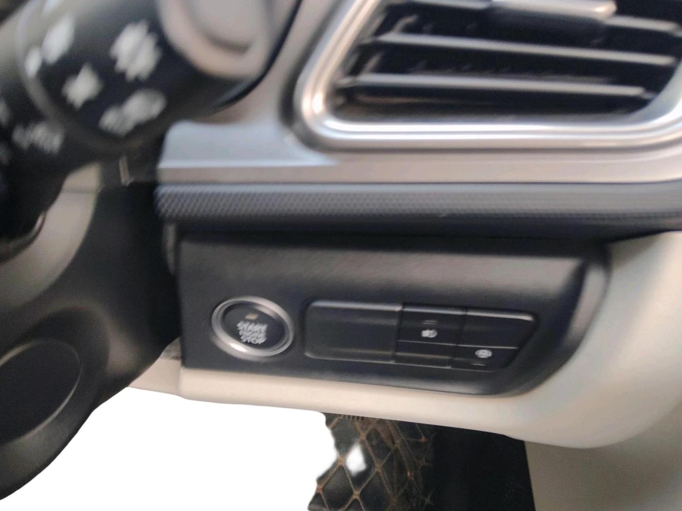 2022 Tata ALTROZ XZ PETROL, Petrol, Manual, 33,000 km, interior