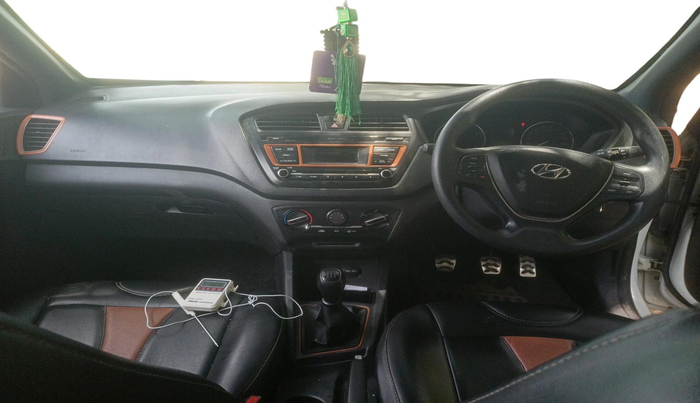 2016 Hyundai i20 Active 1.2 S, Petrol, Manual, 1,04,244 km, interior