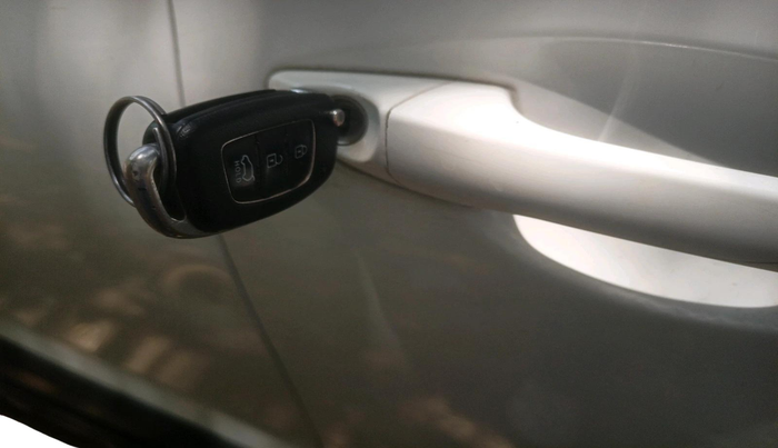 2016 Hyundai i20 Active 1.2 S, Petrol, Manual, 1,04,244 km, interior