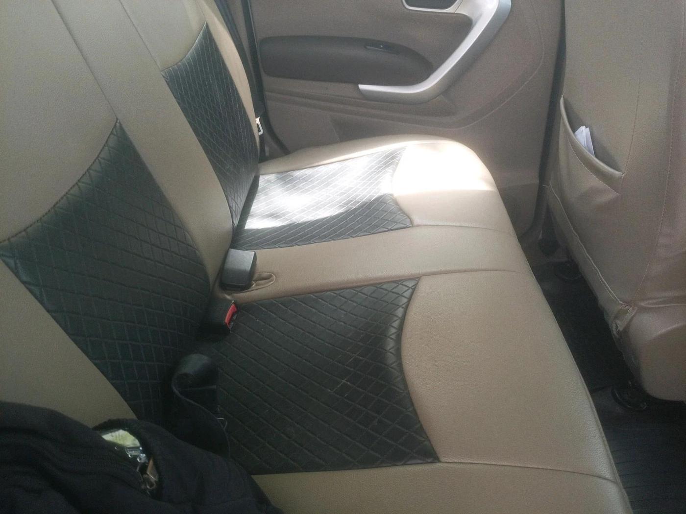 2017 Mahindra TUV300 T8, Diesel, Manual, 79,116 km, interior