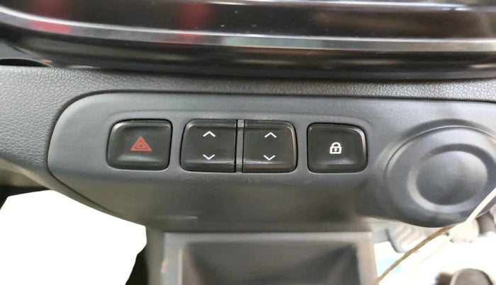 2015 Renault Kwid RXT 0.8, Petrol, Manual, 37,906 km, interior