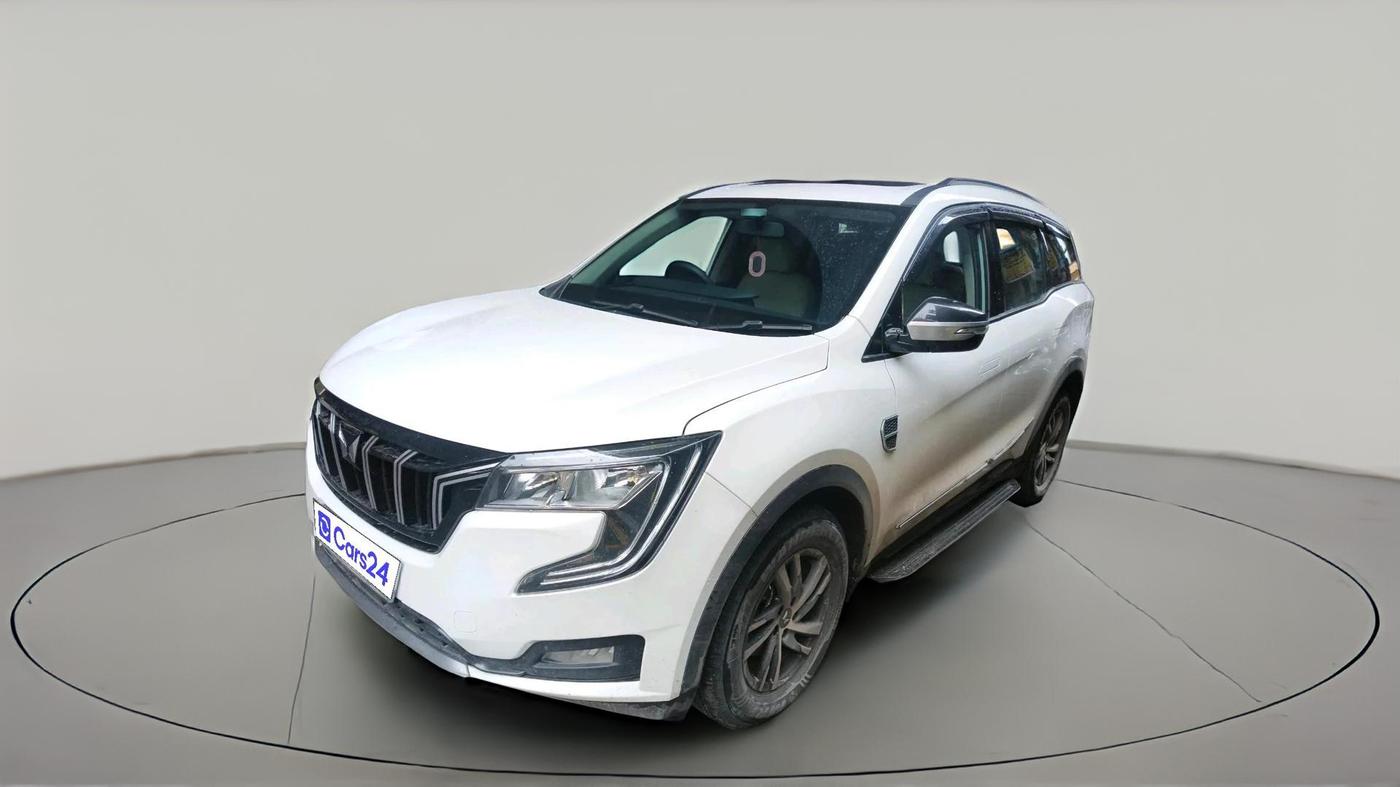 2025 Mahindra XUV700 AX5 Select Diesel MT 7 STR, Diesel, Manual, 5,090 km, exterior