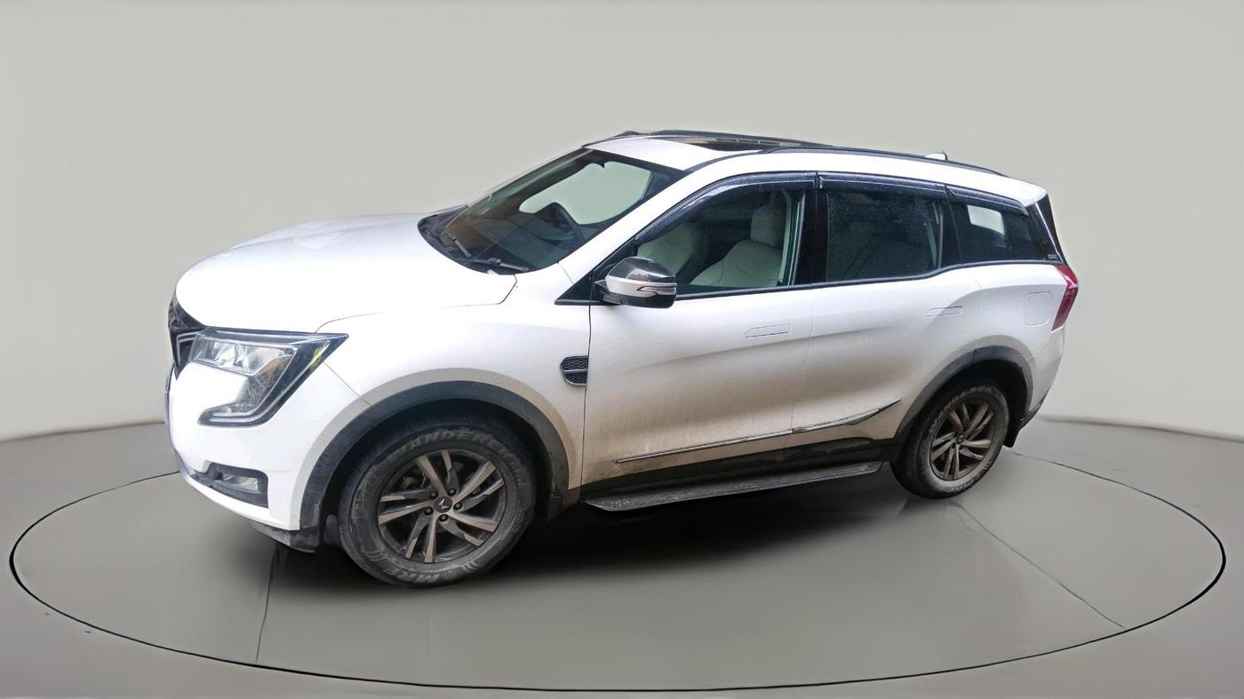 2025 Mahindra XUV700 AX5 Select Diesel MT 7 STR, Diesel, Manual, 5,090 km, exterior