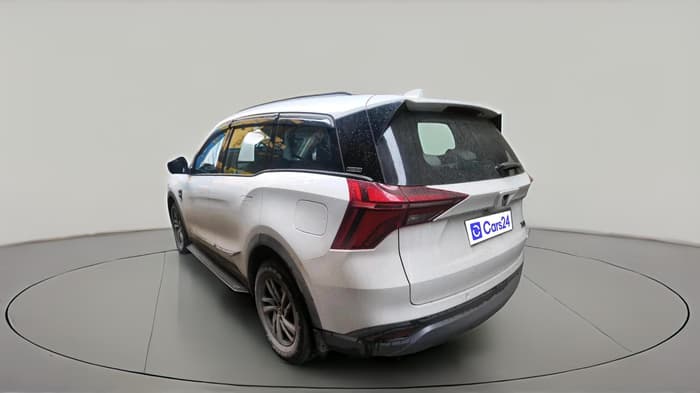 2025 Mahindra XUV700 AX5 Select Diesel MT 7 STR, Diesel, Manual, 5,090 km, exterior