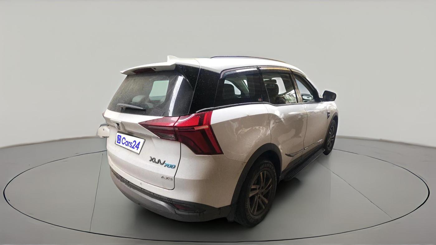 2025 Mahindra XUV700 AX5 Select Diesel MT 7 STR, Diesel, Manual, 5,090 km, exterior