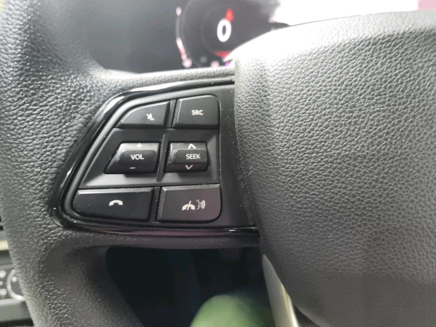 2025 Mahindra XUV700 AX5 Select Diesel MT 7 STR, Diesel, Manual, 5,090 km, interior