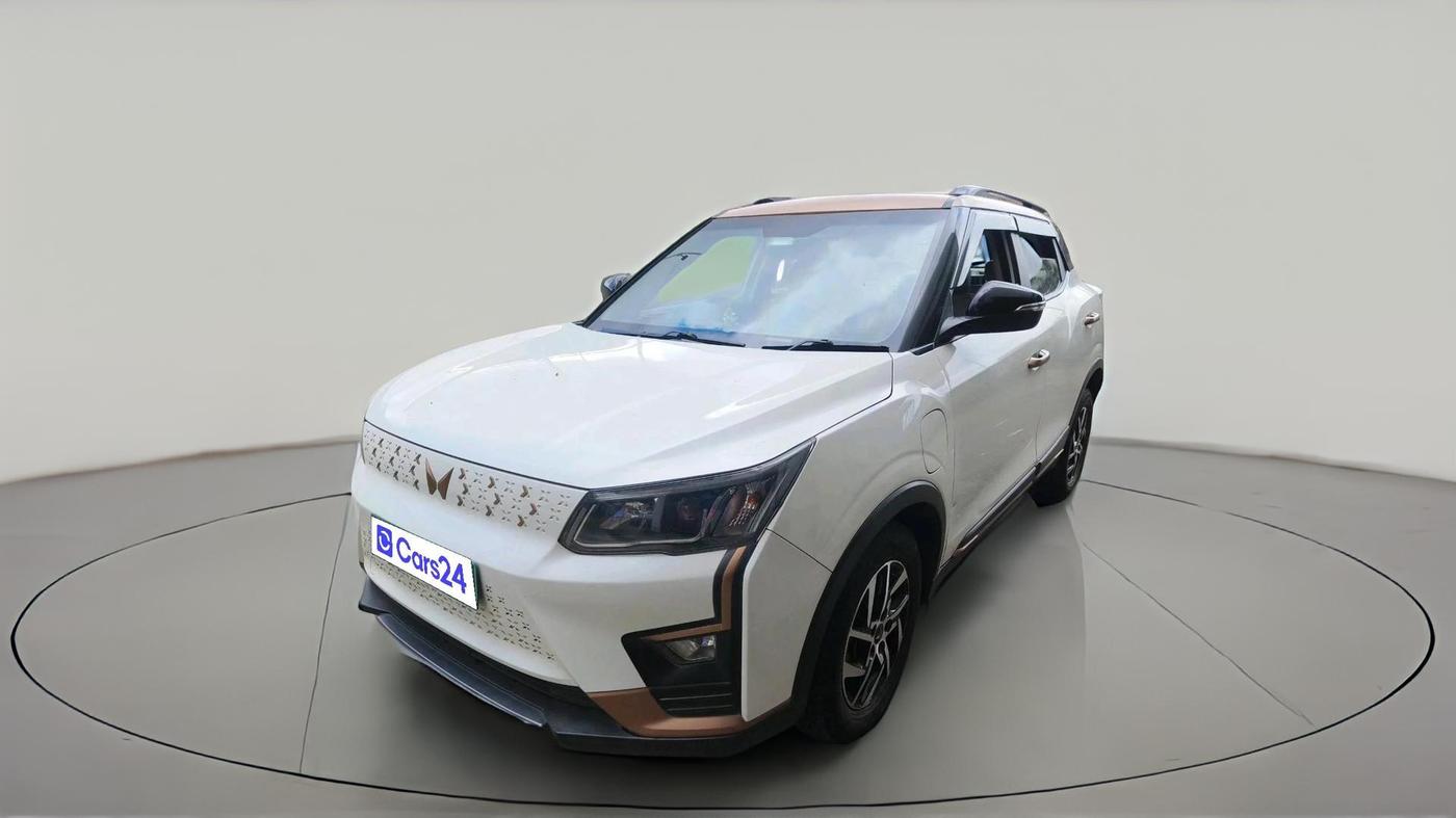 2024 Mahindra XUV400 EL Pro 39.4 KWH, Electric, Automatic, 36,229 km, exterior