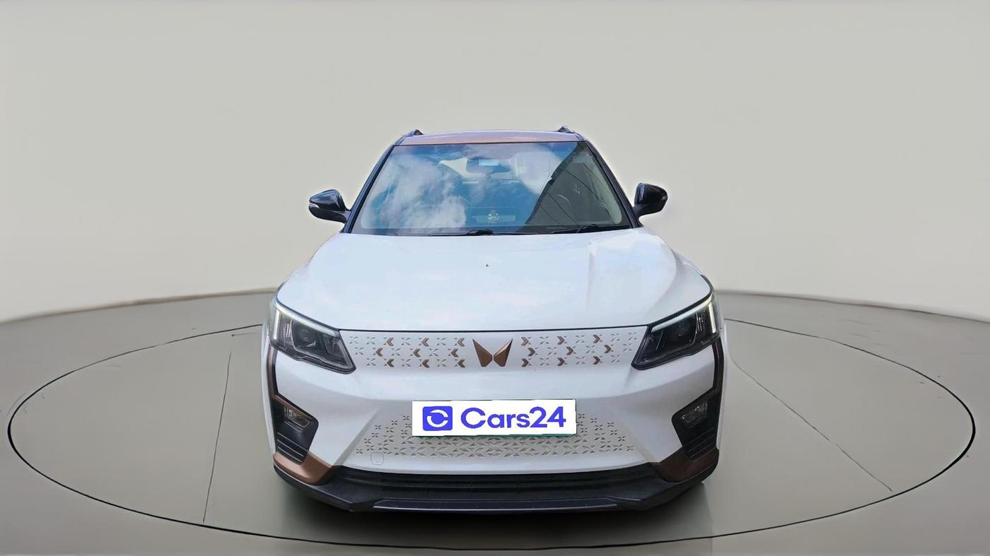 2024 Mahindra XUV400 EL Pro 39.4 KWH, Electric, Automatic, 36,229 km, exterior