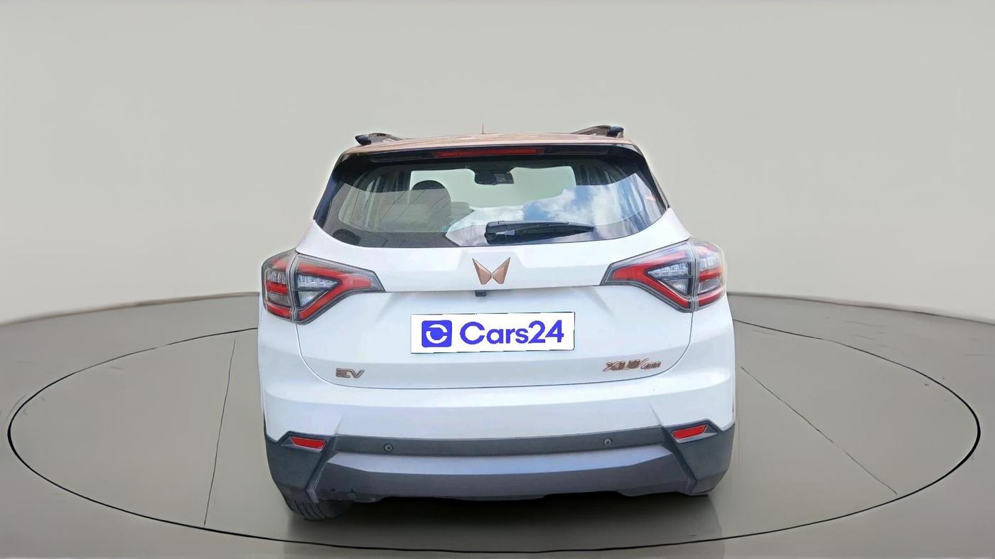 2024 Mahindra XUV400 EL Pro 39.4 KWH, Electric, Automatic, 36,229 km, exterior