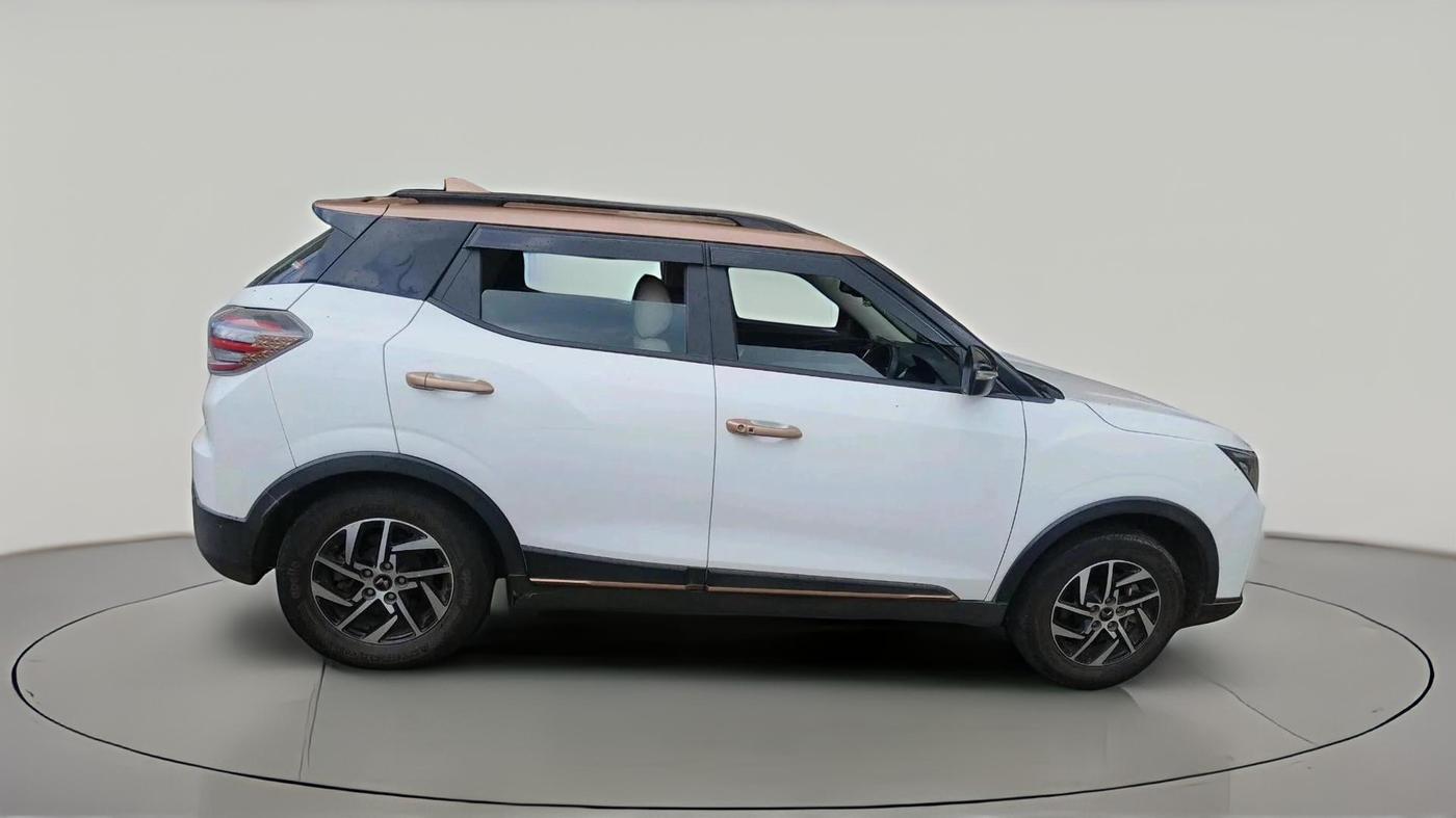 2024 Mahindra XUV400 EL Pro 39.4 KWH, Electric, Automatic, 36,229 km, exterior