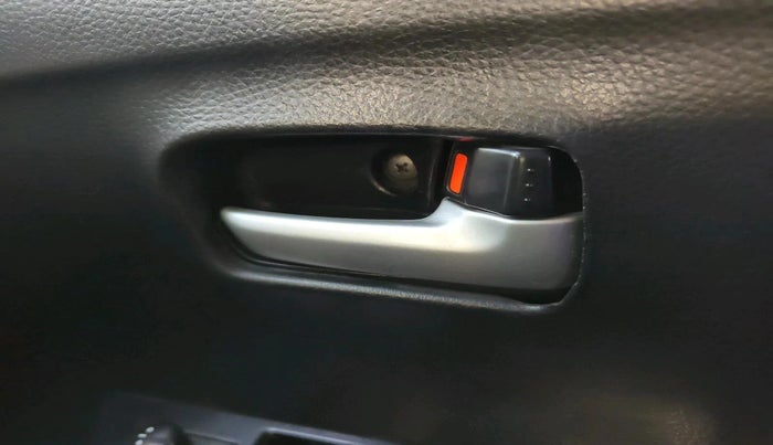 2018 Maruti Wagon R 1.0 VXI, Petrol, Manual, 47,692 km, interior