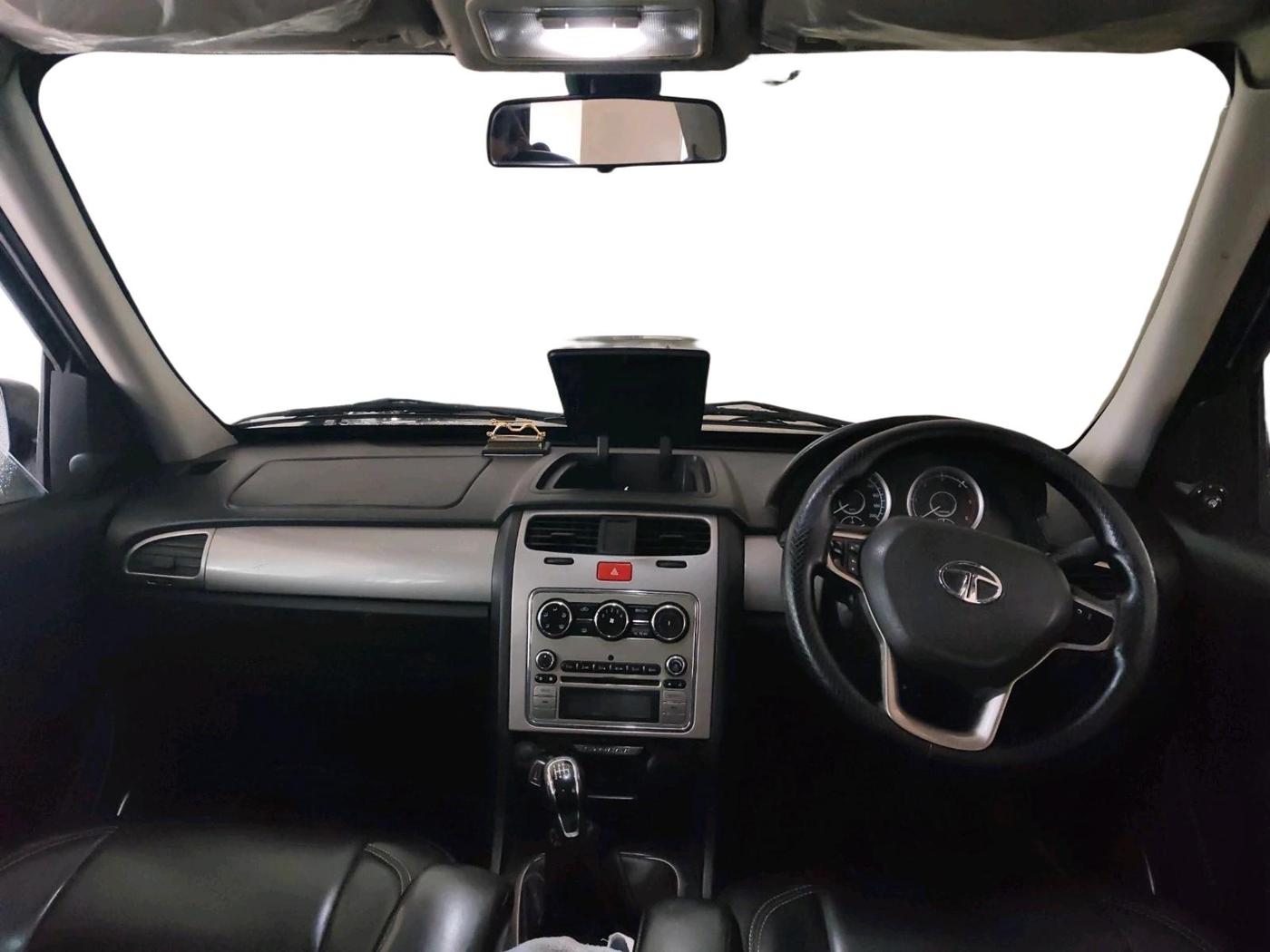 2018 Tata Safari Storme 2.2 VX 4X2, Diesel, Manual, 1,73,148 km, interior
