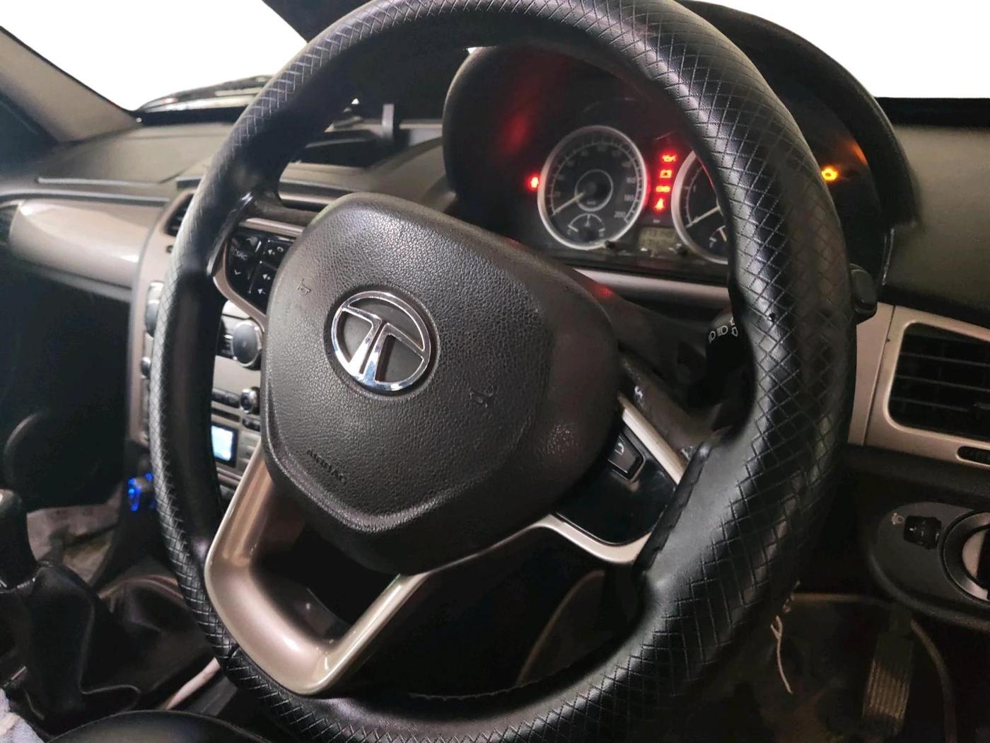 2018 Tata Safari Storme 2.2 VX 4X2, Diesel, Manual, 1,73,148 km, interior
