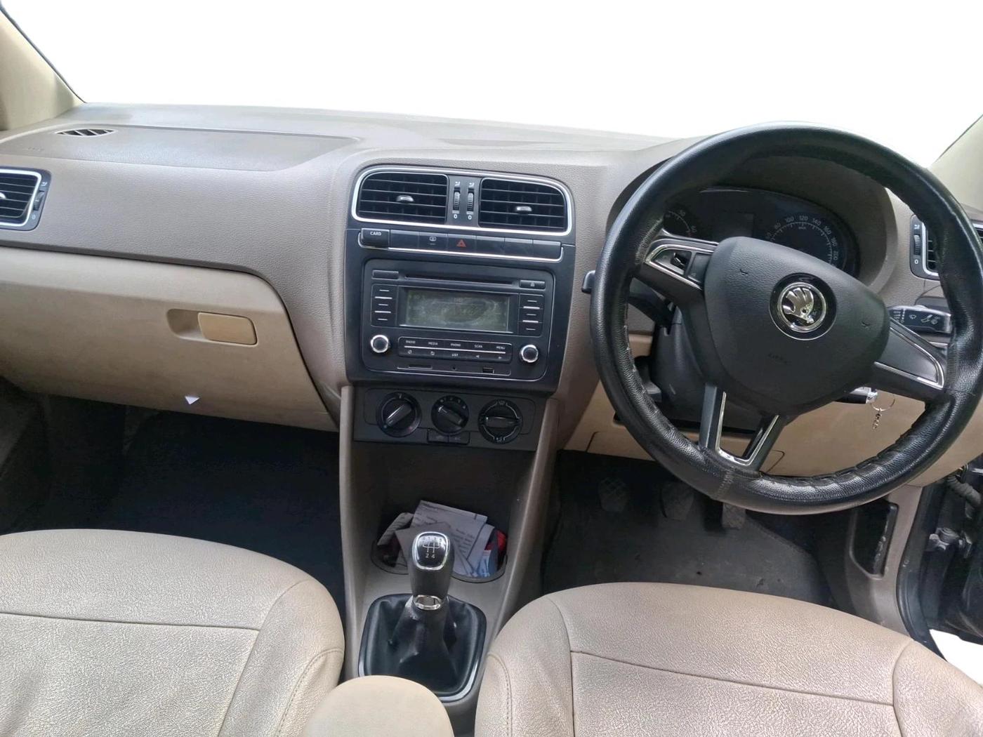 2015 Skoda Rapid AMBITION 1.6 MPI MT, Petrol, Manual, 54,830 km, interior