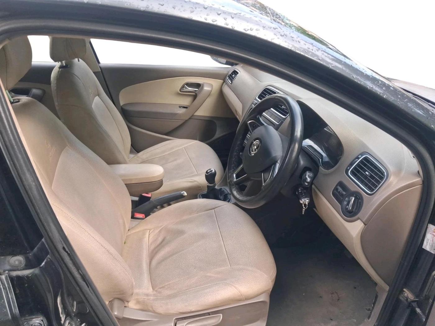 2015 Skoda Rapid AMBITION 1.6 MPI MT, Petrol, Manual, 54,830 km, interior