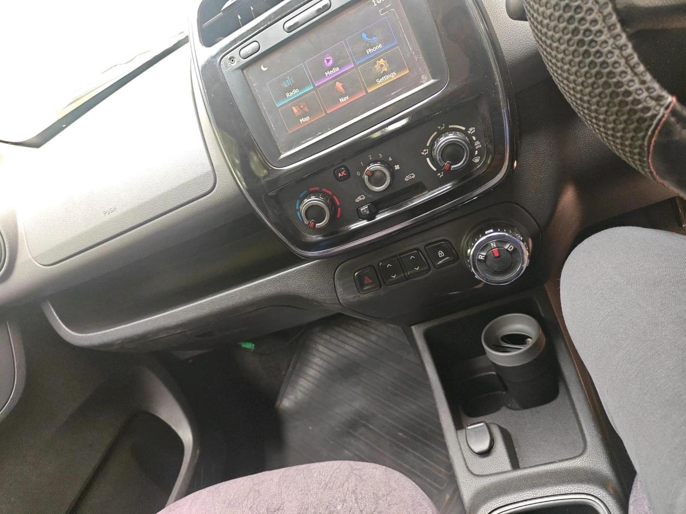 2017 Renault Kwid RXT 1.0 AMT (O), Petrol, Automatic, 31,059 km, interior