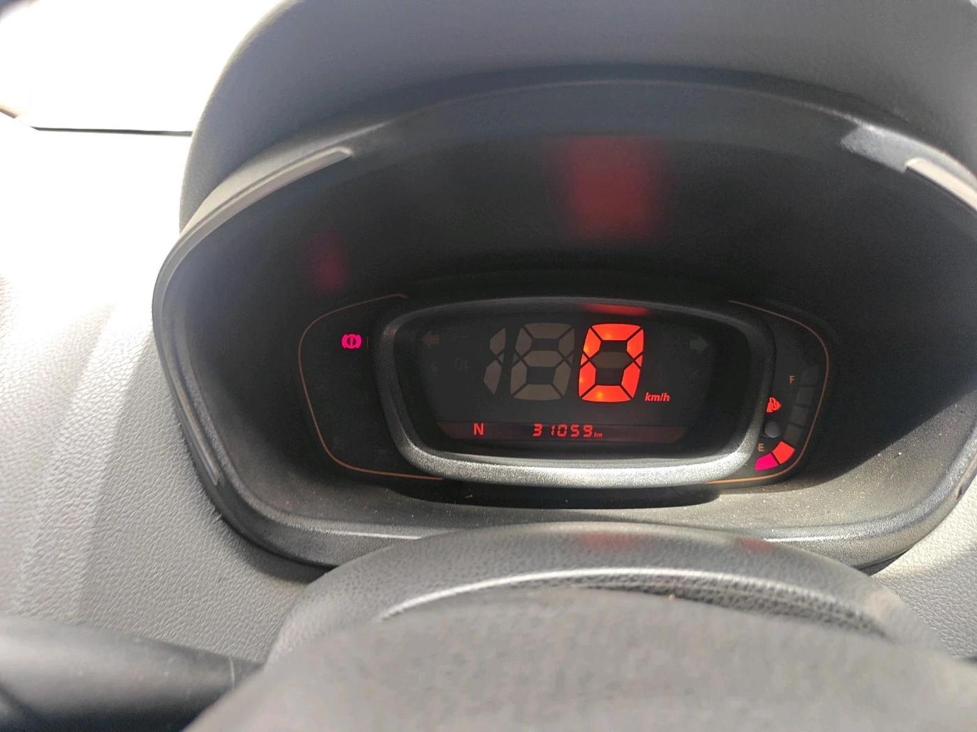 2017 Renault Kwid RXT 1.0 AMT (O), Petrol, Automatic, 31,059 km, interior