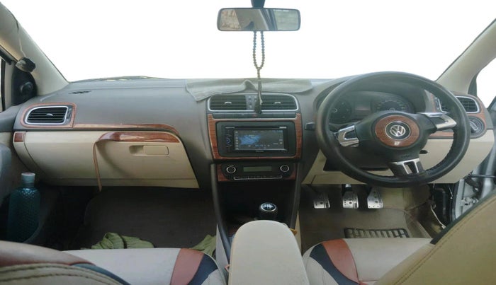 2010 Volkswagen Vento HIGHLINE DIESEL 1.6, Diesel, Manual, 1,52,003 km, interior