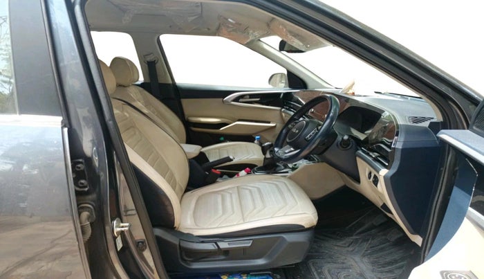 2022 KIA CARENS LUXURY PLUS 1.5 DIESEL 7 STR, Diesel, Manual, 1,13,125 km, interior